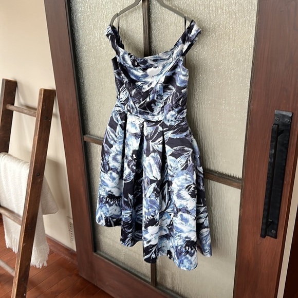 Parker Black blue floral cocktail dress size 8 - Picture 3 of 9